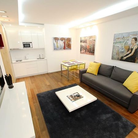 Status Superior Apartments Belgrad Exteriör bild
